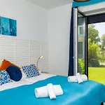 Blue4
